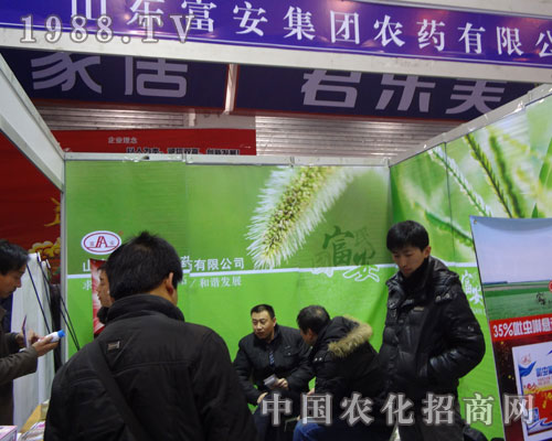 �������F